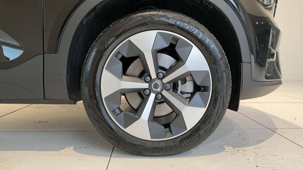 Used Volvo XC40 2025 for sale - 77423637: Photo 9