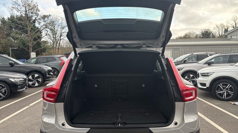 Used Volvo XC40 2023 for sale - 76676960: Photo 13