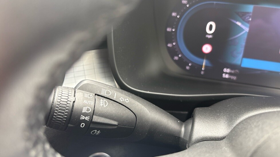 Used Volvo XC40 2023 for sale - 76676960: Photo 17