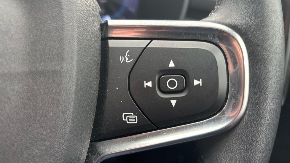 Used Volvo XC40 2023 for sale - 76676960: Photo 19