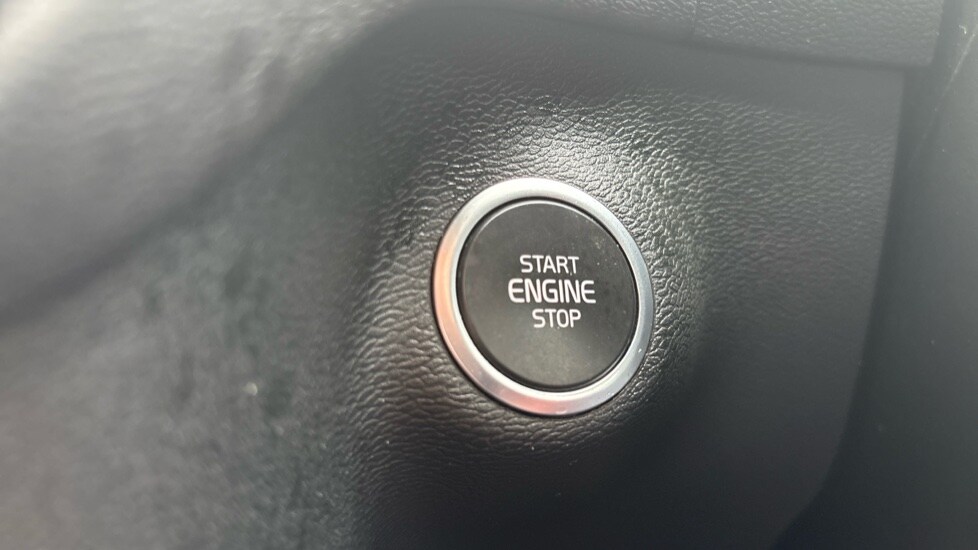 Used Volvo XC40 2023 for sale - 76676960: Photo 24