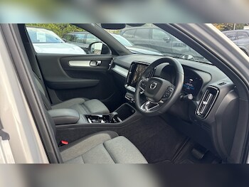 Used Volvo XC40 2023 for sale - 76676960: Photo