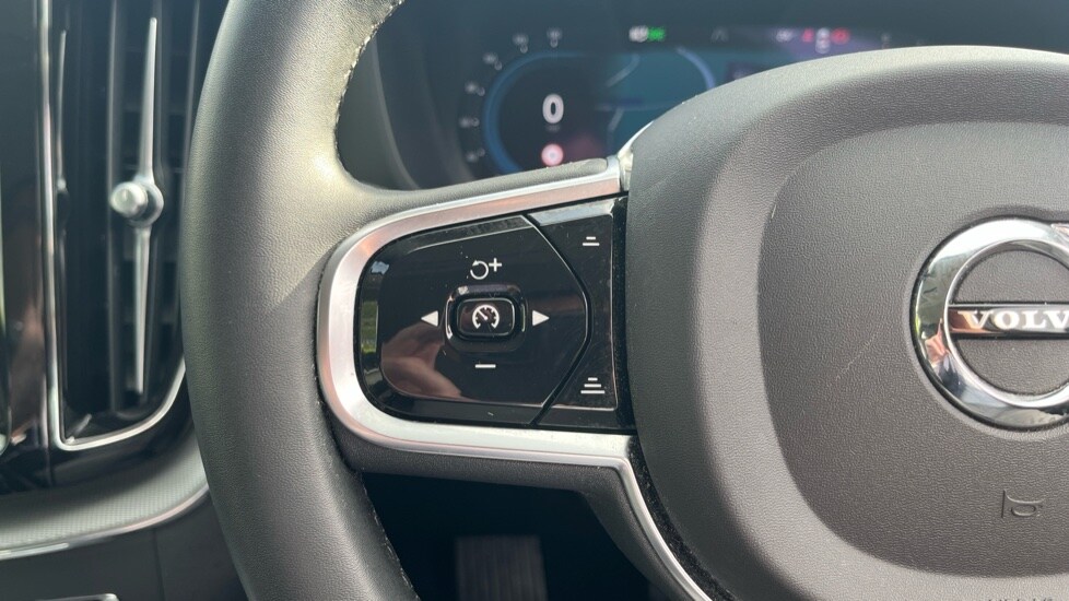 Used Volvo XC60 2023 for sale - 76676109: Photo 19