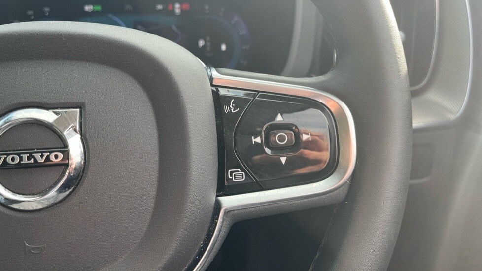 Used Volvo XC60 2023 for sale - 76676109: Photo 20