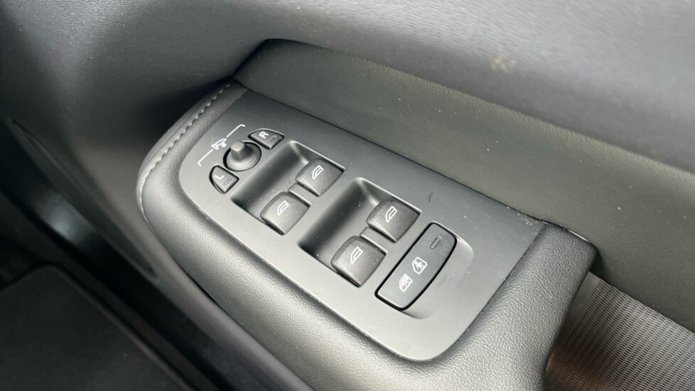 Used Volvo XC60 2023 for sale - 76676109: Photo 22