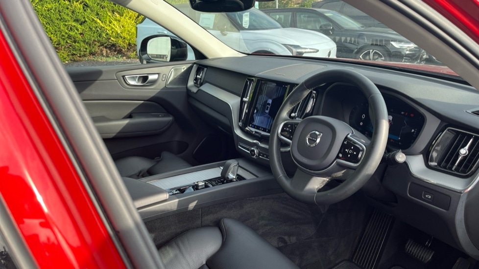 Used Volvo XC60 2023 for sale - 76676109: Photo 4