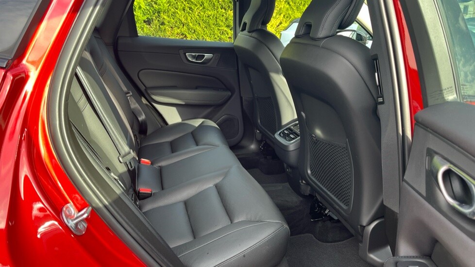 Used Volvo XC60 2023 for sale - 76676109: Photo 6