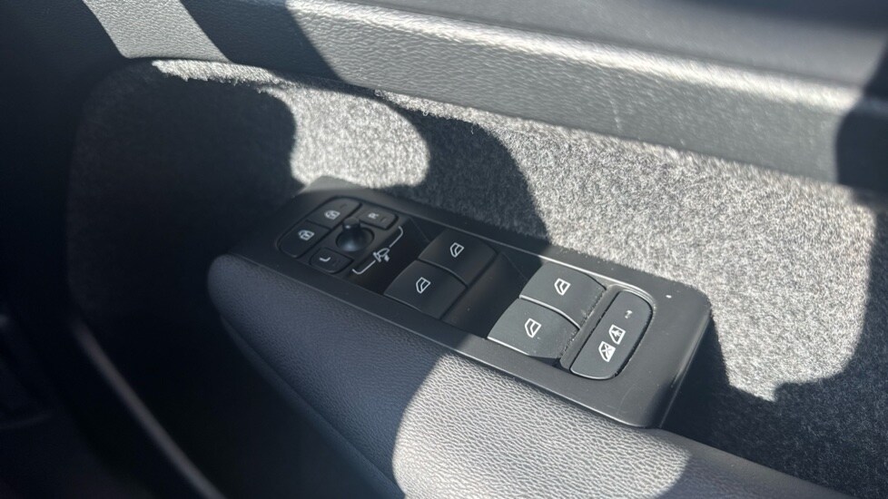 Used Volvo XC40 2022 for sale - 77045623: Photo 21