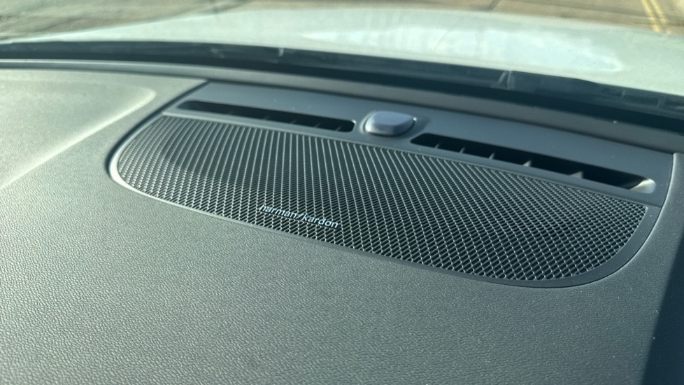 Used Volvo XC40 2022 for sale - 77045623: Photo 22