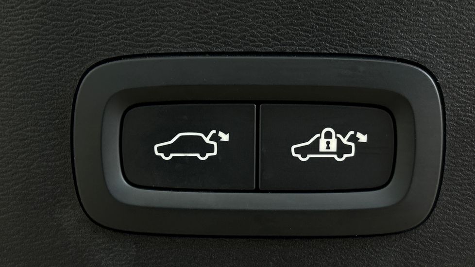 Used Volvo XC40 2025 for sale - 78053477: Photo 18