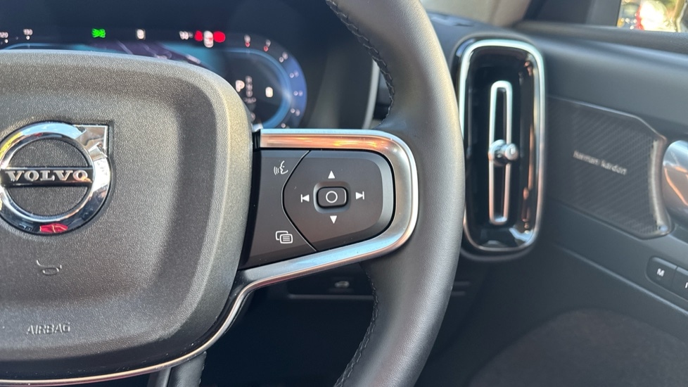 Used Volvo XC40 2025 for sale - 76908553: Photo 21