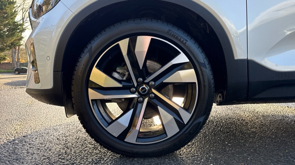 Used Volvo XC40 2025 for sale - 76908553: Photo 9