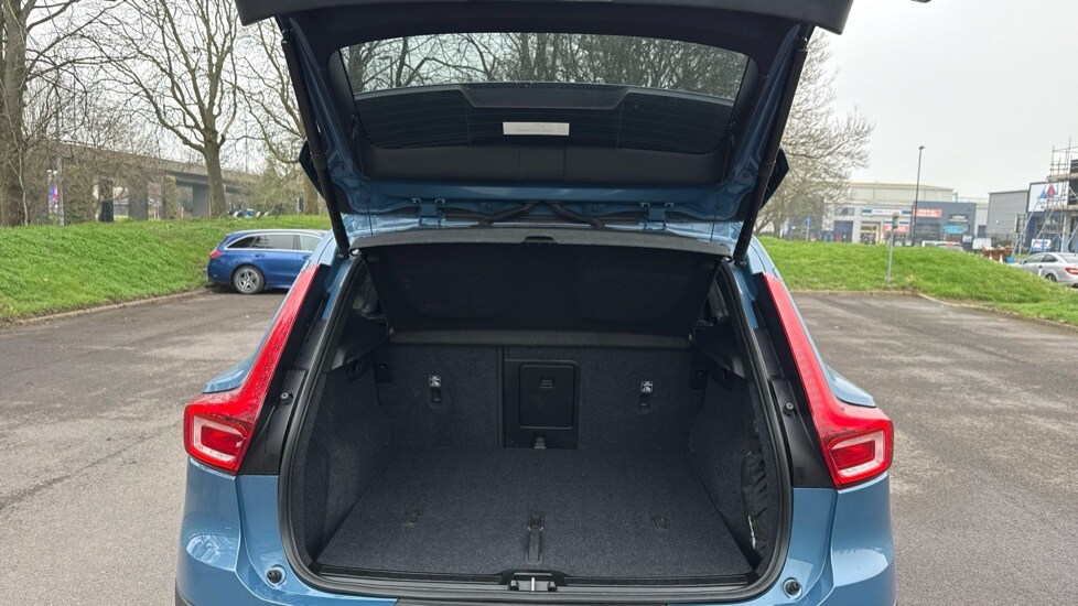 Used Volvo XC40 2023 for sale - 77809927: Photo 13