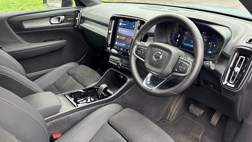 Used Volvo XC40 2023 for sale - 77809927: Photo 4