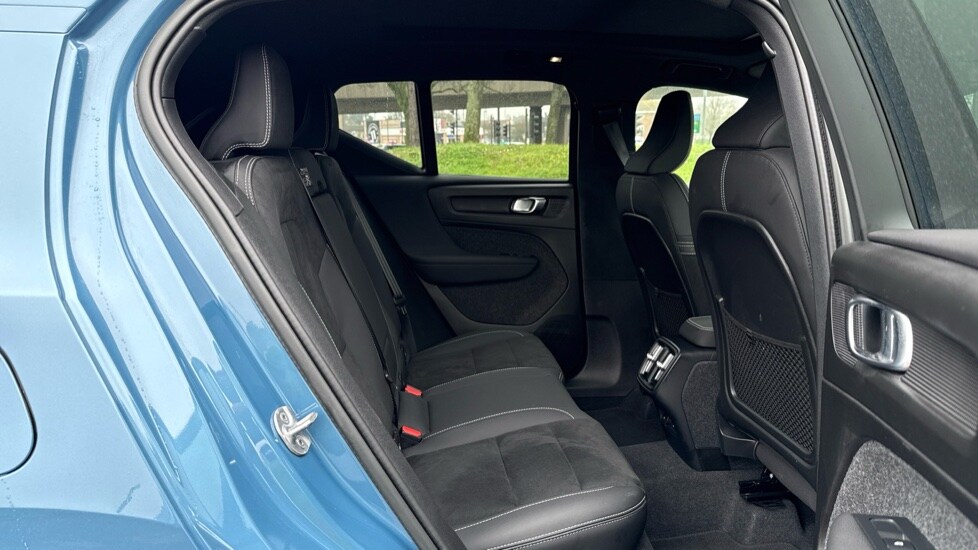 Used Volvo XC40 2023 for sale - 77809927: Photo 6