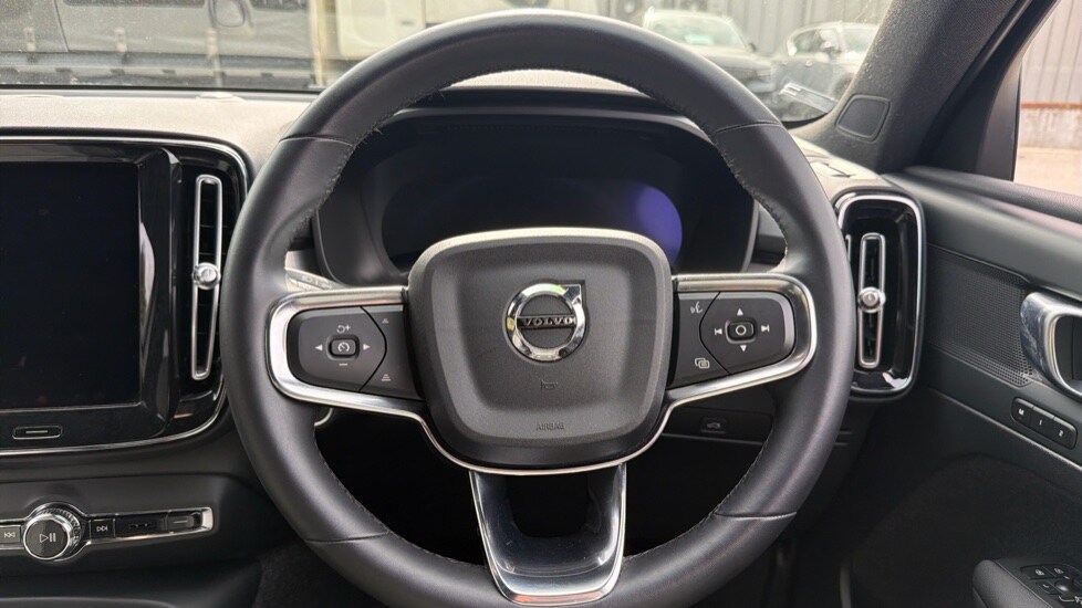 Used Volvo XC40 2023 for sale - 78209725: Photo 10