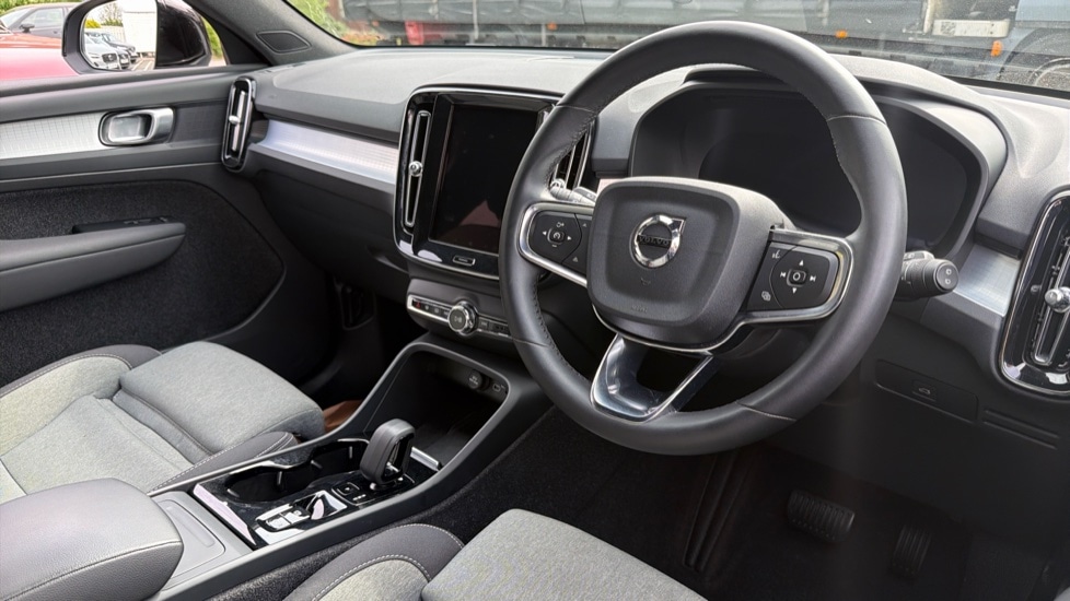 Used Volvo XC40 2023 for sale - 78209725: Photo 4