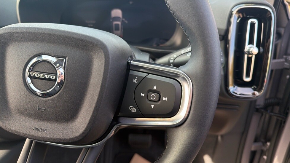 Used Volvo XC40 2026 for sale - 78005485: Photo 17