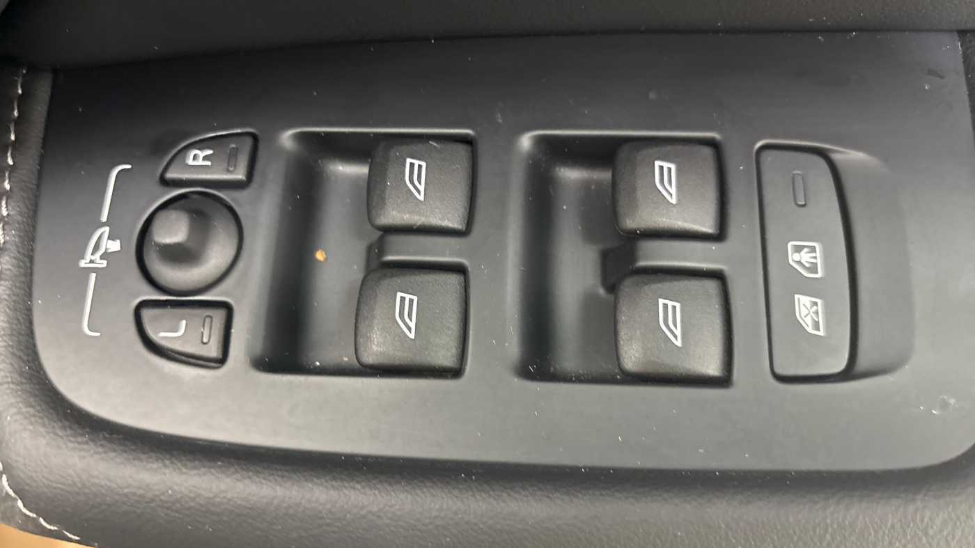 Used Volvo XC60 2025 for sale - 77552160: Photo 25