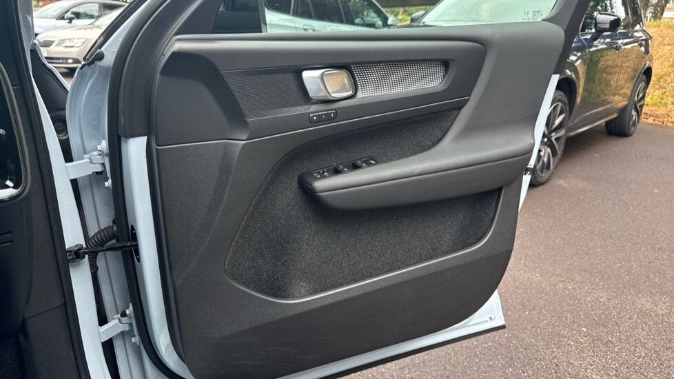 Used Volvo XC40 2024 for sale - 76676986: Photo 23