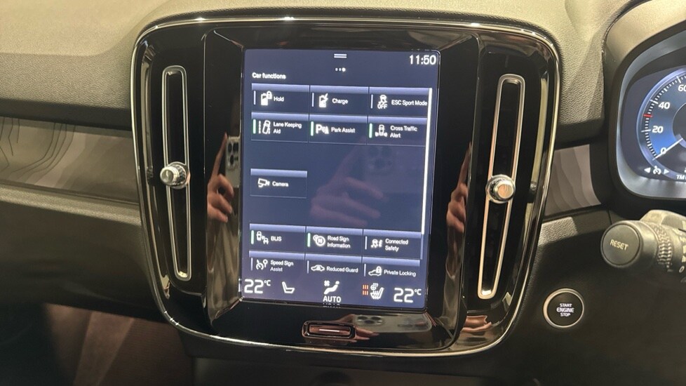 Used Volvo XC40 2023 for sale - 77251400: Photo 15