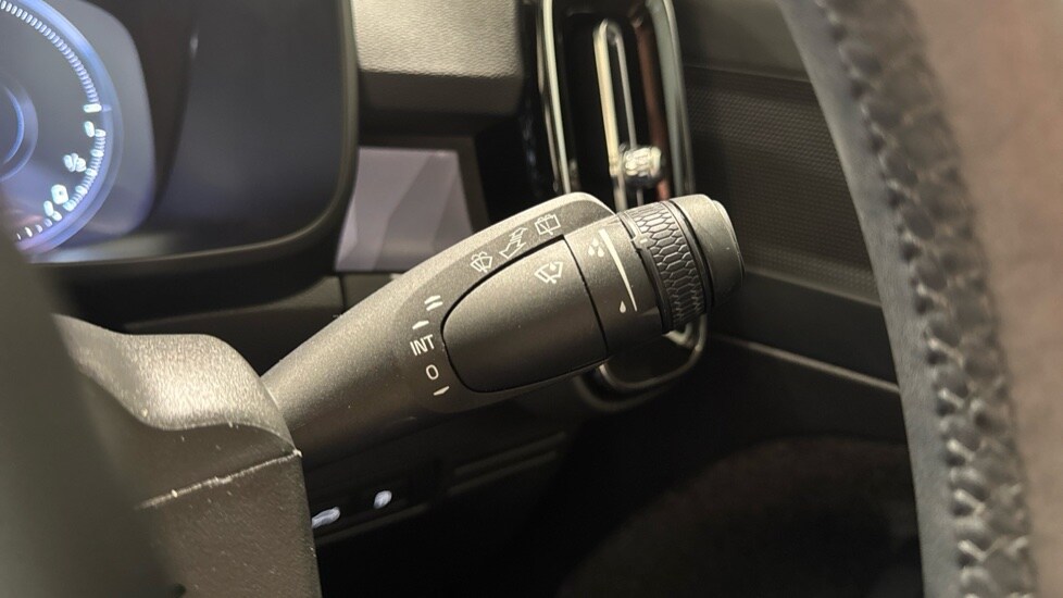 Used Volvo XC40 2023 for sale - 77251400: Photo 21