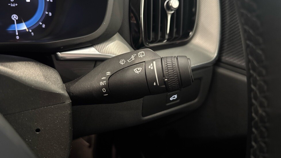 Used Volvo XC60 2023 for sale - 76676911: Photo 22