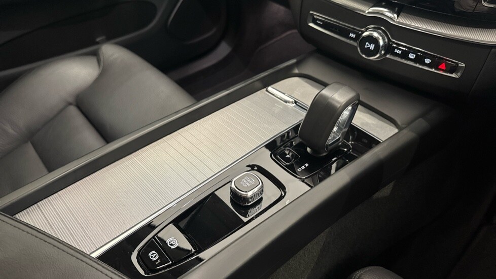 Used Volvo XC60 2023 for sale - 76676911: Photo 25