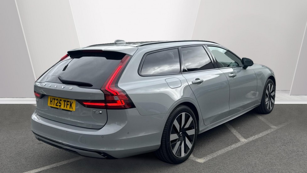 Used Volvo V90 2025 for sale - 77555232: Photo 2
