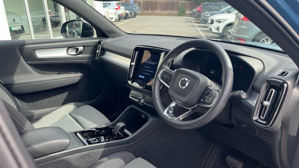 Used Volvo XC40 2023 for sale - 78209719: Photo 4