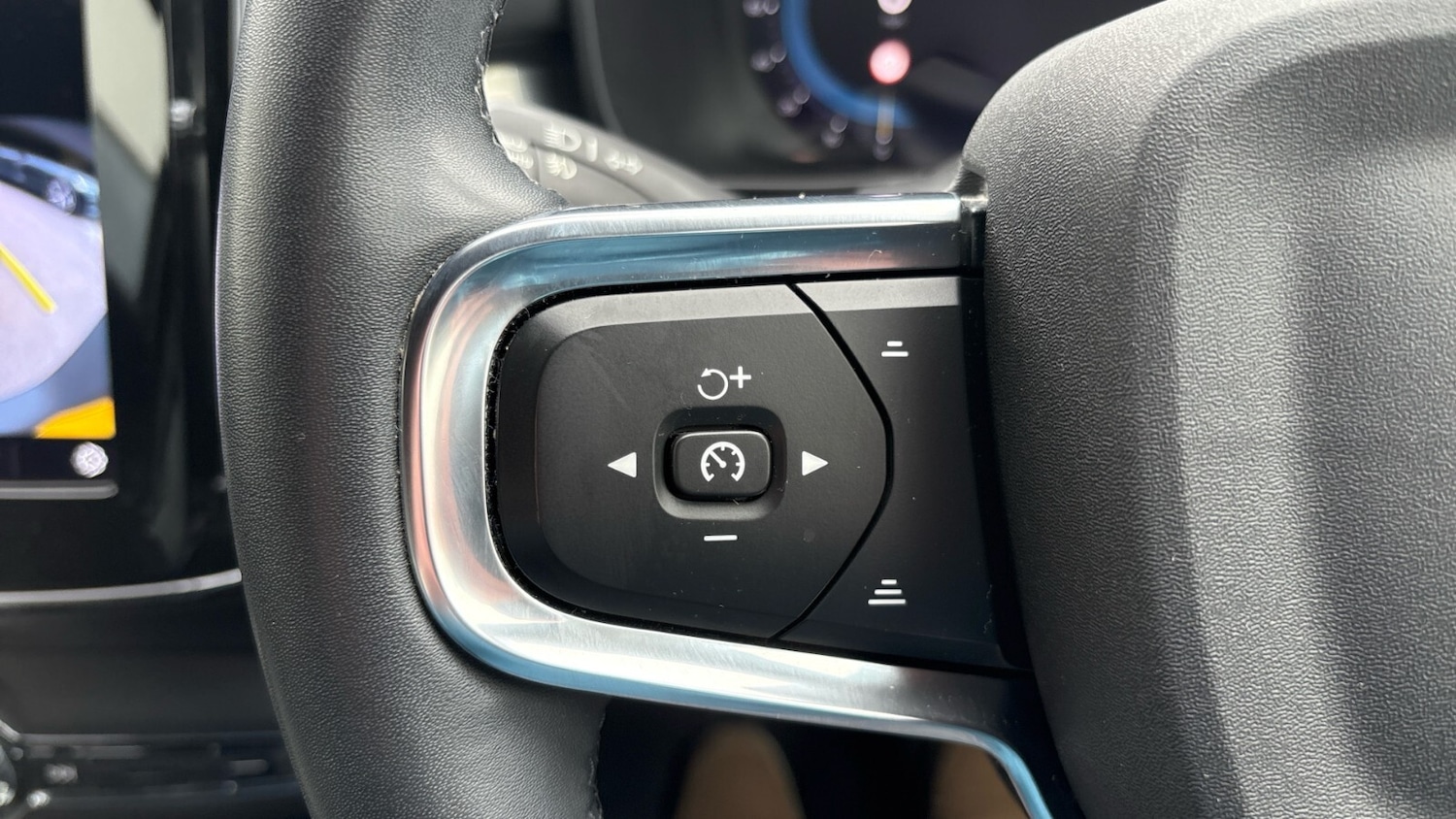 Used Volvo XC40 2022 for sale - 76675753: Photo 23