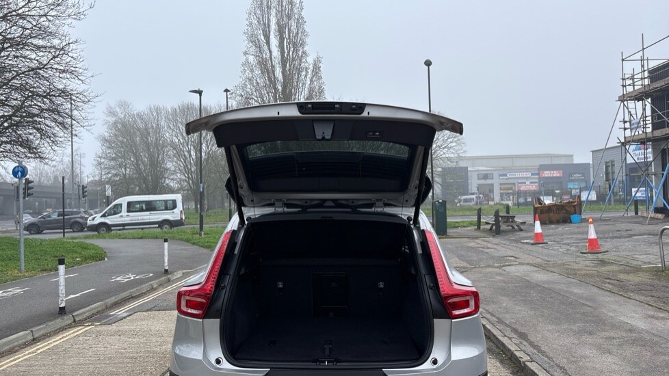 Used Volvo XC40 2023 for sale - 77809933: Photo 13