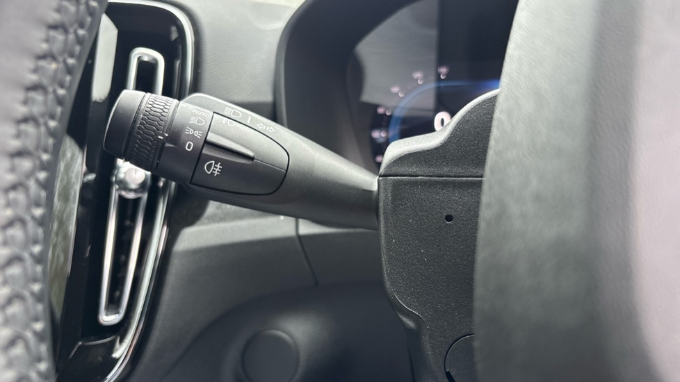 Used Volvo XC40 2023 for sale - 77809933: Photo 18