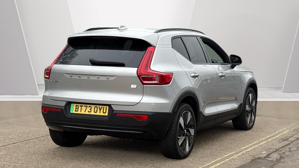 Used Volvo XC40 2023 for sale - 77809933: Photo 2