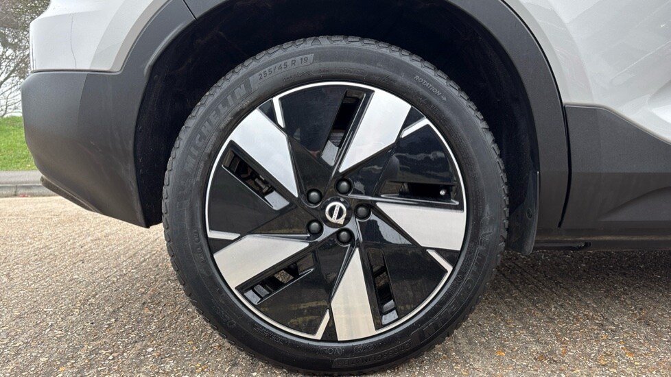 Used Volvo XC40 2023 for sale - 77809933: Photo 9