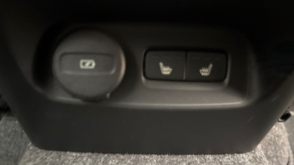 Used Volvo XC40 2025 for sale - 78005012: Photo 17