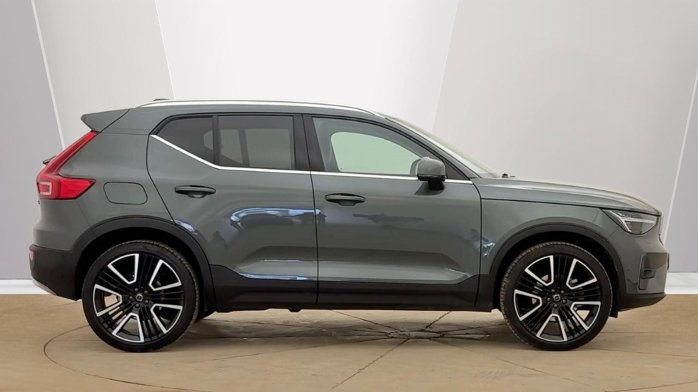 Used Volvo XC40 2025 for sale - 78005012: Photo 2