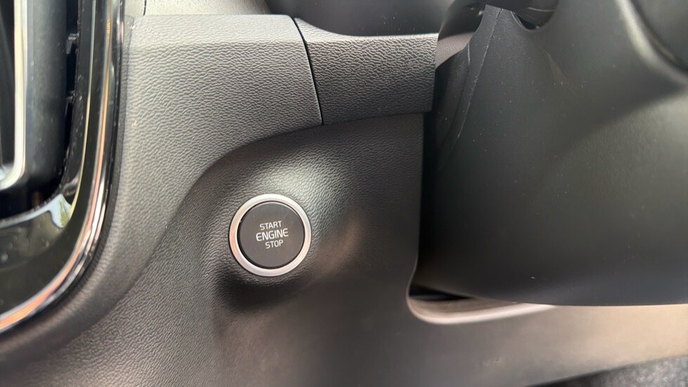 Used Volvo XC40 2021 for sale - 78049417: Photo 25