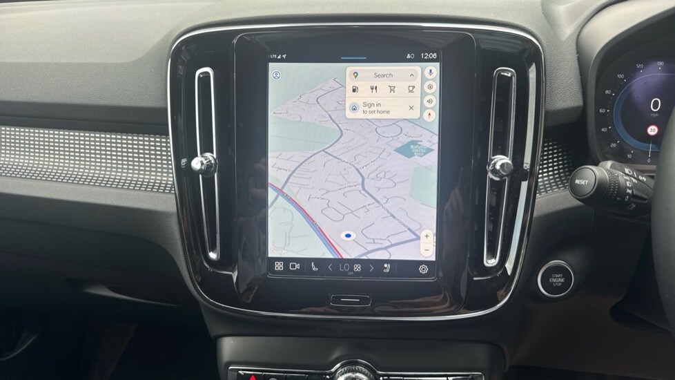 Used Volvo XC40 2025 for sale - 76678895: Photo 14