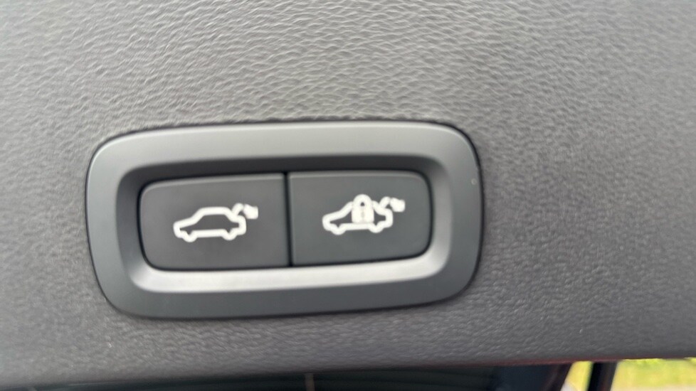 Used Volvo XC40 2025 for sale - 76678895: Photo 16