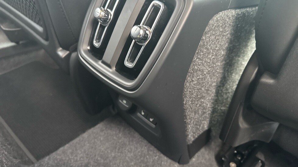Used Volvo XC40 2025 for sale - 76678895: Photo 18