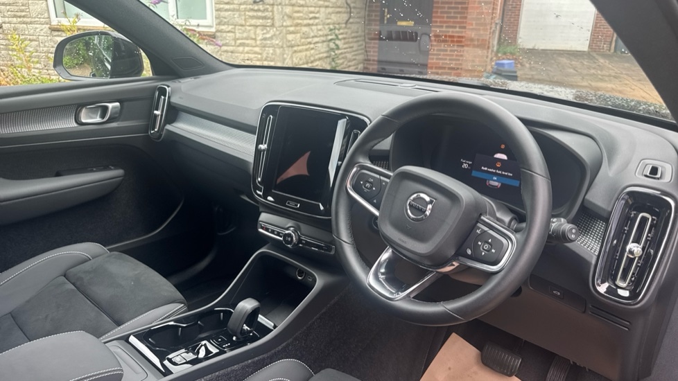 Used Volvo XC40 2025 for sale - 76678895: Photo 4