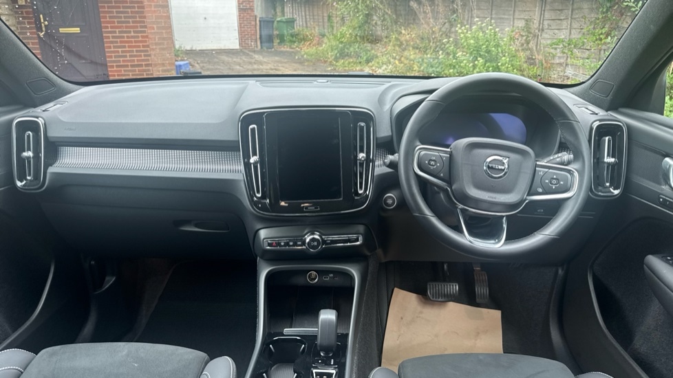 Used Volvo XC40 2025 for sale - 76678895: Photo 5