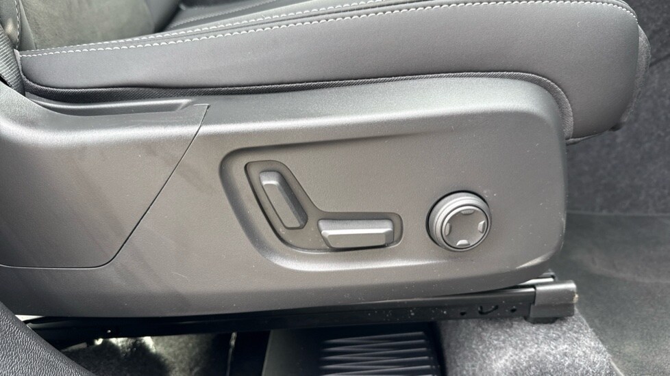 Used Volvo XC40 2025 for sale - 76678573: Photo 21