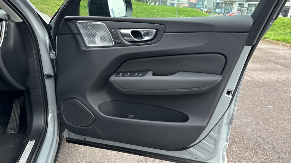 Used Volvo XC60 2025 for sale - 77834192: Photo 25