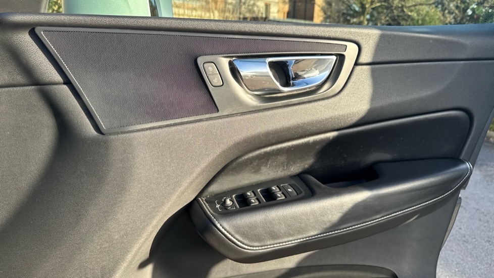 Used Volvo XC60 2017 for sale - 76908554: Photo 25