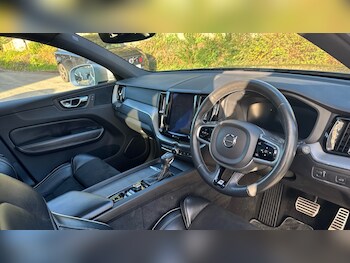 Used Volvo XC60 2017 for sale - 76908554: Photo