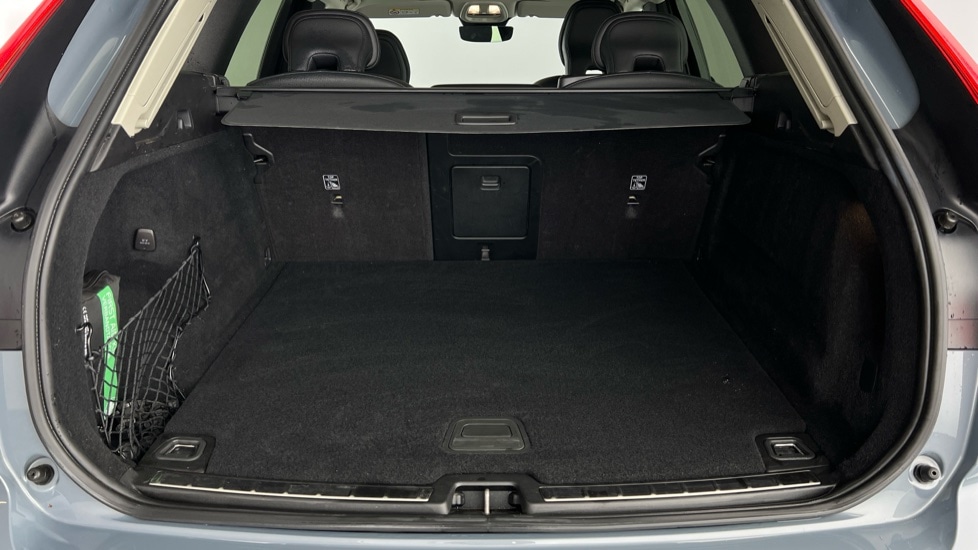 Used Volvo XC60 2023 for sale - 77715293: Photo 5