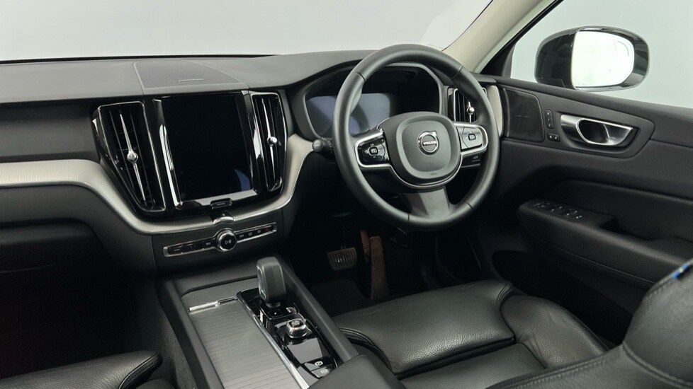 Used Volvo XC60 2023 for sale - 77715293: Photo 8