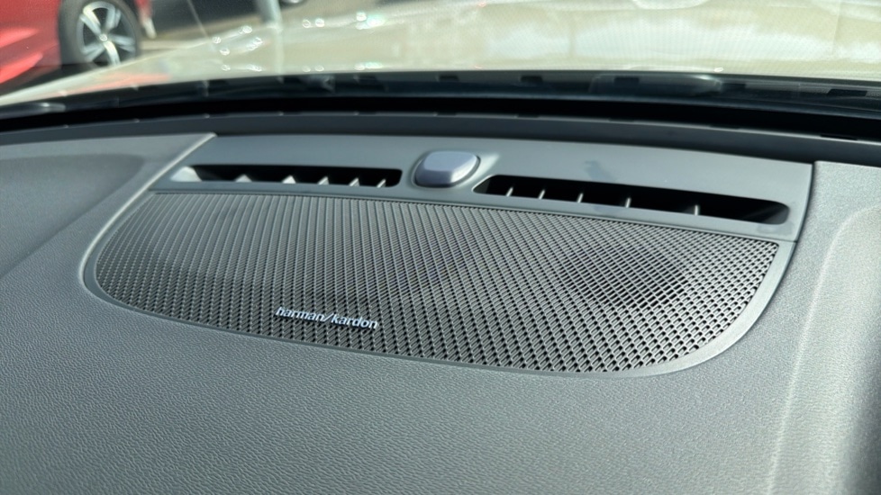 Used Volvo XC40 2025 for sale - 77962216: Photo 22